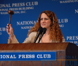 NPC President Donna Leinwand gavels to order the National Press Club Luncheon featuring Treasury Secretary Ray LaHood on May 21, 2009.Photo: Greg Tinius/Tinius-Arts