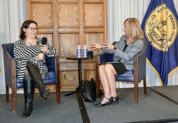 Author and former First Lady of Iceland Eliza Reid in conversation with Club Vice President Alisa Parenti on May 22, 2025. Photo by Joseph Luchok
