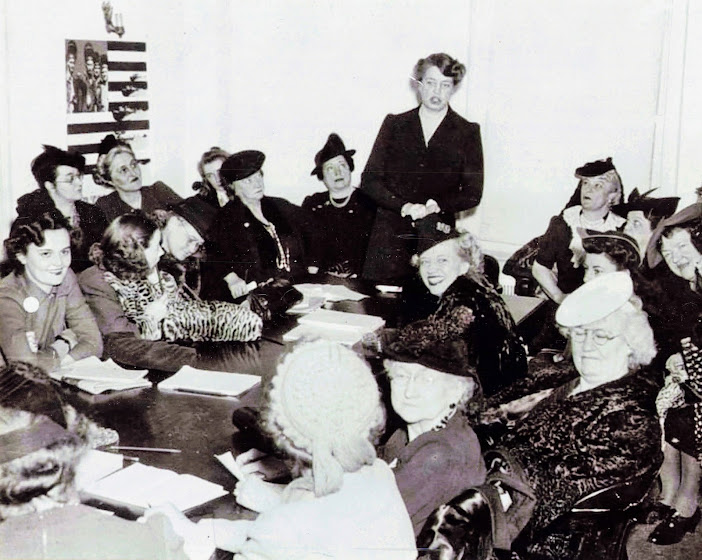 Eleanor Roosevelt's Press Conference Association meets in 1940s