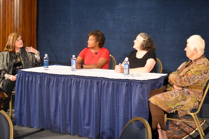 Photo of panel of former NPC and Washington Press Club presidents