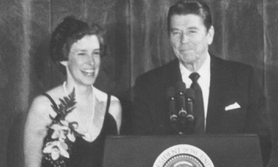 Photo of 1982 Club President Vivian Vahlberg and President Ronald Reagan.